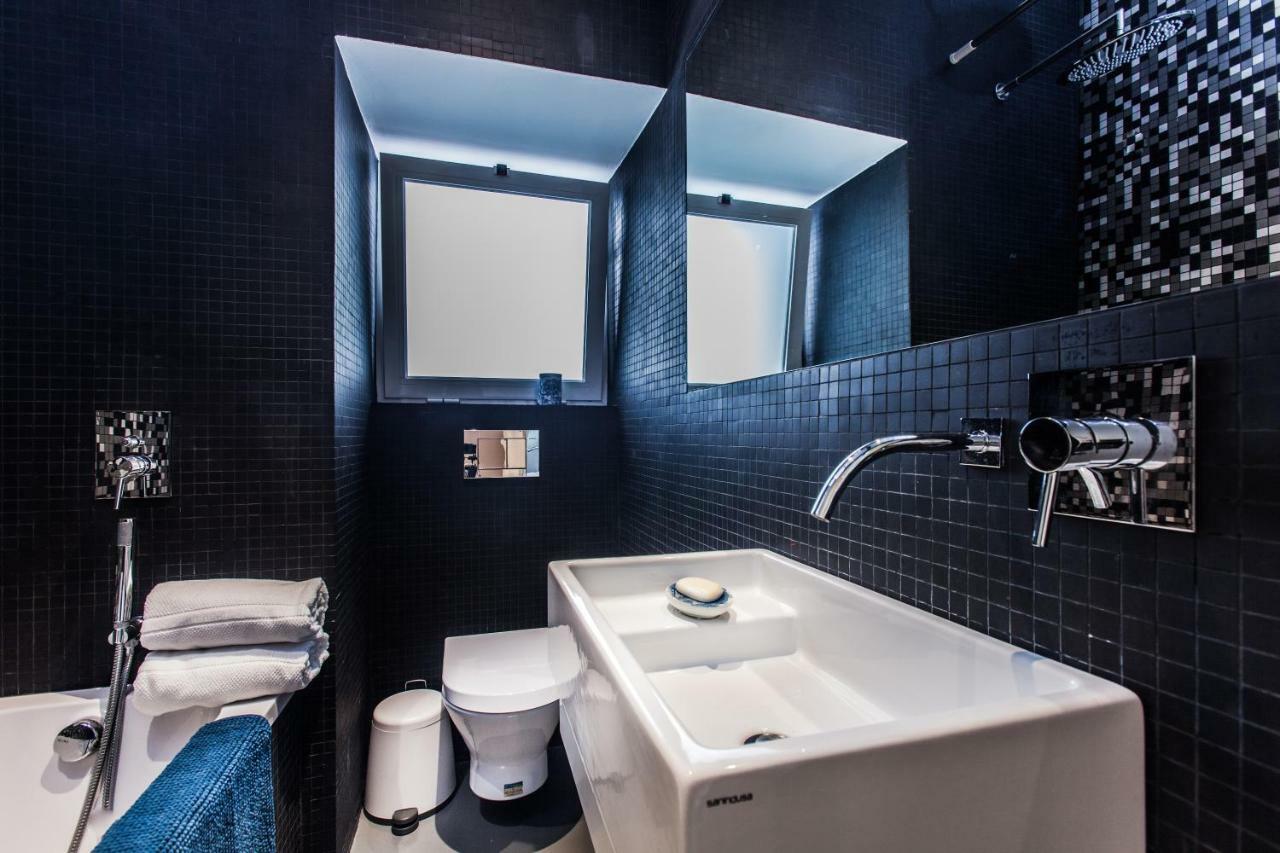 Renovated Apart With Private Courtyard, By Timecooler Lisboa Ngoại thất bức ảnh