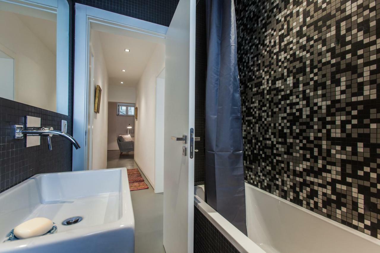 Renovated Apart With Private Courtyard, By Timecooler Lisboa Ngoại thất bức ảnh